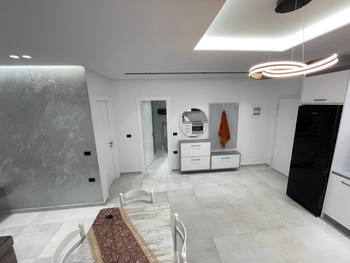 Alpha Lux Apartment Sarandë Exterior foto