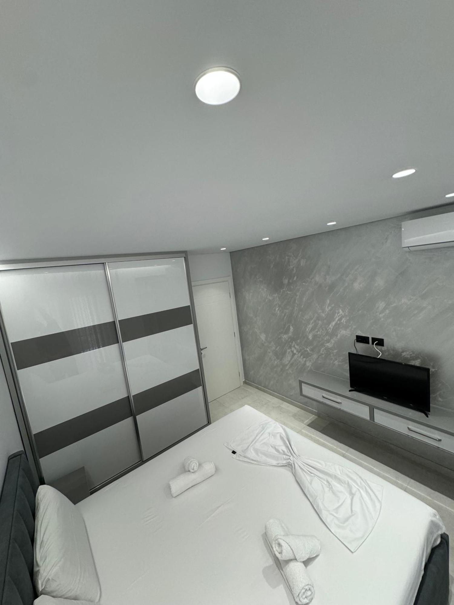 Alpha Lux Apartment Sarandë Exterior foto
